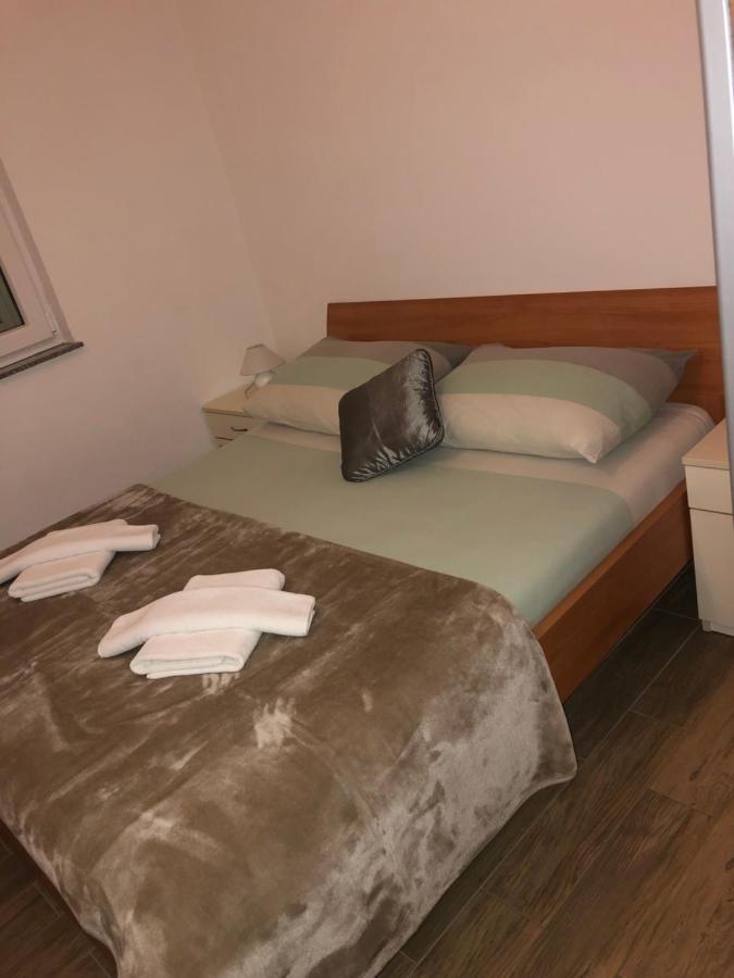 Apartmani Ivana Cres Exterior foto